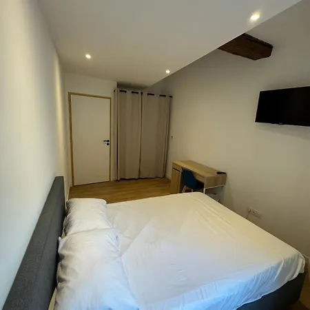 7-rooms With Terrace In Nîmes