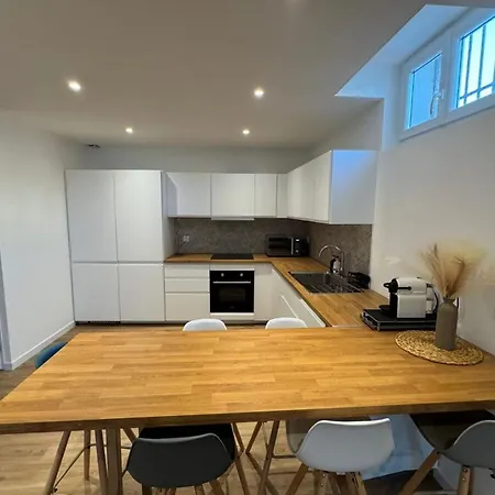 7-rooms With Terrace In Appartement *