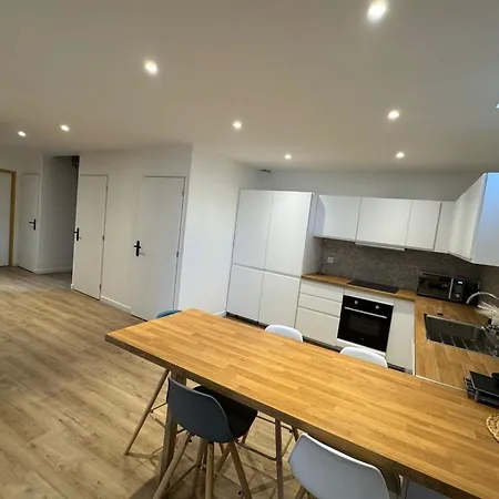 7-rooms With Terrace In Appartement Nîmes